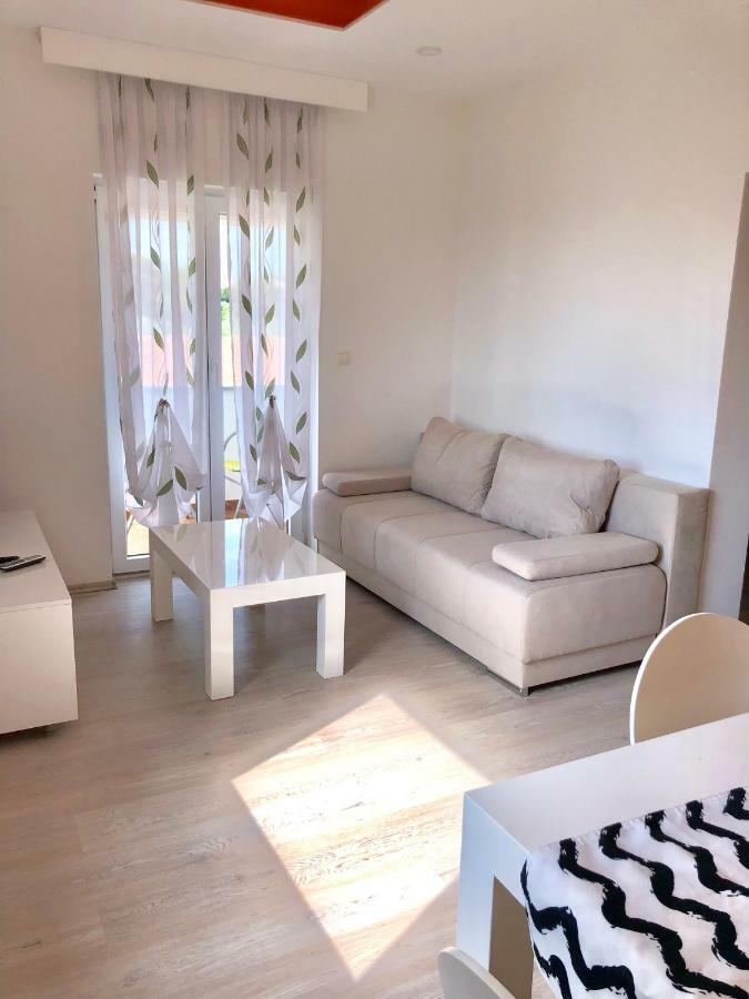 Apartment Brno Pula Exterior photo